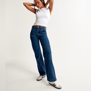 Vintage Comfort Stretch
High Rise 90s Relaxed Jean